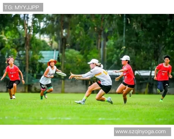 广州飞盘队包夹战术解析与飞盘运动的热潮探讨